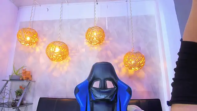 victoria aleia  online show from February 23, 2025, 10:42 pm