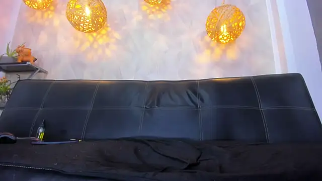 victoria aleia  online show from February 28, 2025, 11:34 pm