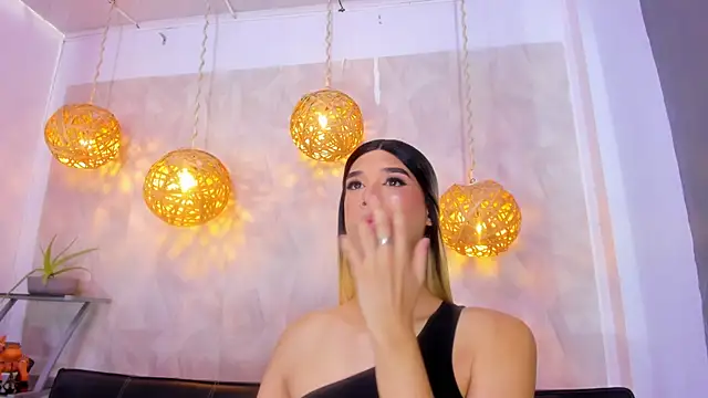 victoria aleia  online show from March 15, 2025, 7:48 pm