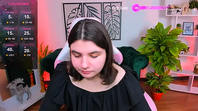 Snapshot of Viola__Shy chatting on January 25, 2025, 12:17 am Viola Shy online show from January 25, 2025, 12:17 am