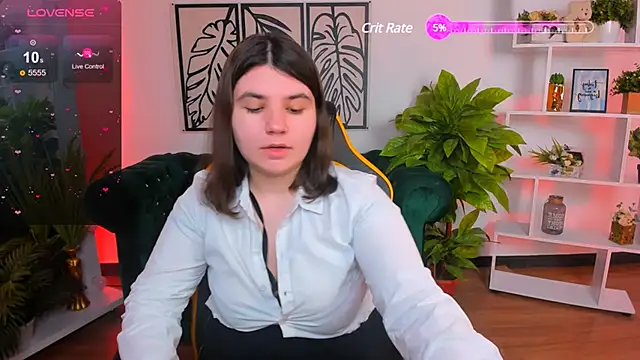 Snapshot of Viola__Shy chatting on February 27, 2025, 1:16 am Viola Shy online show from February 27, 2025, 1:16 am