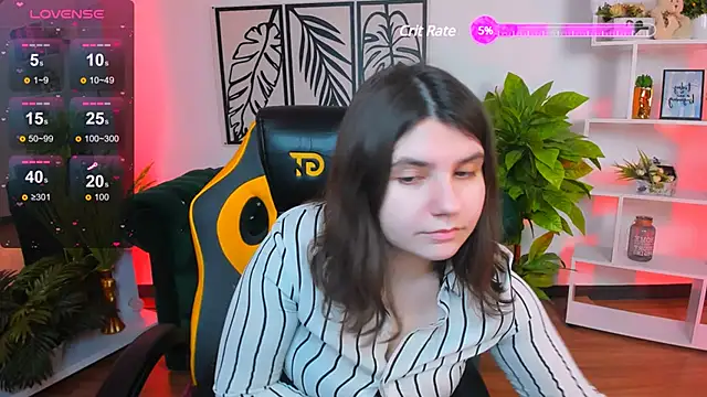 Snapshot of Viola__Shy chatting on March 14, 2025, 1:37 am Viola Shy online show from March 14, 2025, 1:37 am