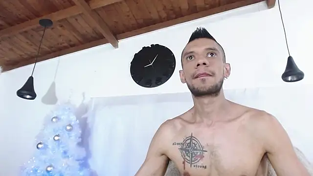 Snapshot of BIGZEHUZ chatting on December 10, 2024, 11:30 pm BIGZEHUZ online show from December 10, 2024, 11:30 pm