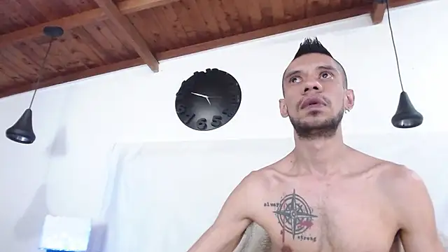 Snapshot of BIGZEHUZ chatting on February 5, 2025, 10:12 pm BIGZEHUZ online show from February 5, 2025, 10:12 pm