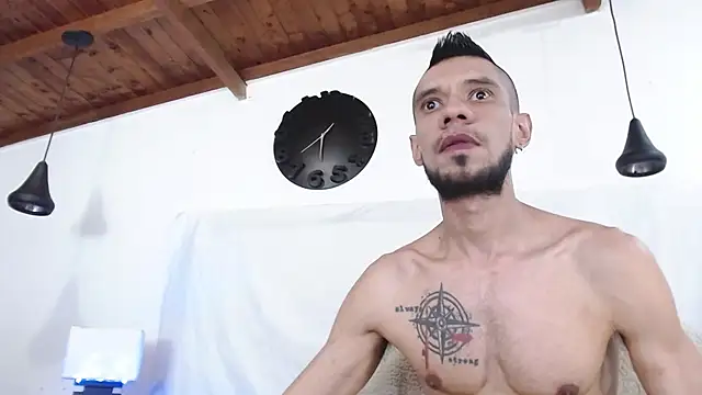 Snapshot of BIGZEHUZ chatting on February 25, 2025, 5:30 am BIGZEHUZ online show from February 25, 2025, 5:30 am