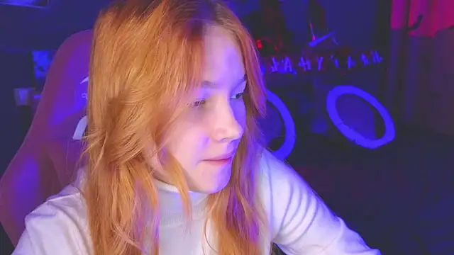 Snapshot of erikabrian chatting on October 26, 2025, 2:06 am erikabrian online show from October 26, 2025, 2:06 am