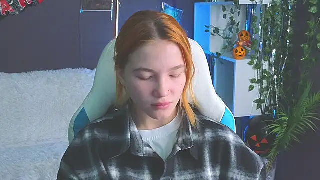 Snapshot of erikabrian chatting on November 1, 2025, 2:35 am erikabrian online show from November 1, 2025, 2:35 am