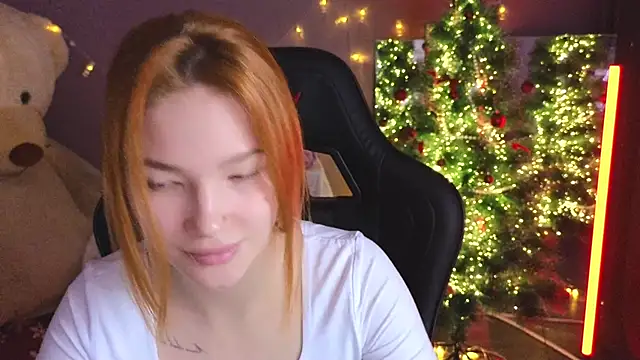 Snapshot of erikabrian chatting on December 14, 2025, 9:36 am erikabrian online show from December 14, 2025, 9:36 am