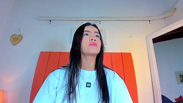 valen rose0 online show from November 28, 2025, 12:08 pm