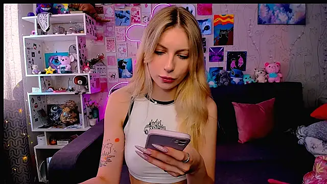 Maria Hunt online show from February 6, 2025, 6:51 am