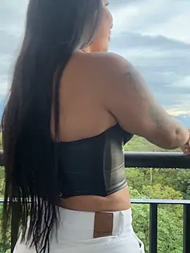 Pretty Isadora online show from December 4, 2025, 9:01 pm