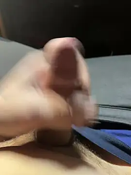 Snapshot of joeycbigcock chatting on January 18, 2025, 3:09 am joeycbigcock online show from January 18, 2025, 3:09 am