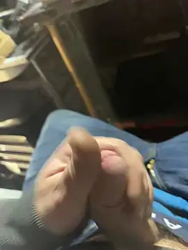 Snapshot of joeycbigcock chatting on January 21, 2025, 1:50 am joeycbigcock online show from January 21, 2025, 1:50 am