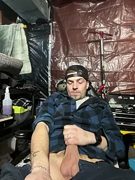 Snapshot of joeycbigcock chatting on January 27, 2025, 9:33 pm joeycbigcock online show from January 27, 2025, 9:33 pm