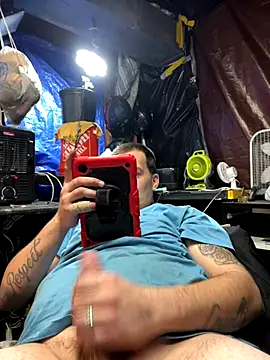 Snapshot of joeycbigcock chatting on November 16, 2025, 9:31 pm joeycbigcock online show from November 16, 2025, 9:31 pm