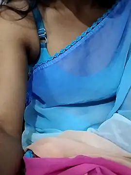 Snapshot of Triveni-Lovely chatting on November 10, 2025, 8:13 am Triveni-Lovely online show from November 10, 2025, 8:13 am