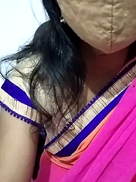 Snapshot of Triveni-Lovely chatting on November 18, 2025, 4:00 pm Triveni-Lovely online show from November 18, 2025, 4:00 pm