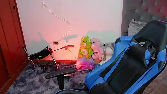 tay ler3 online show from December 9, 2024, 8:33 am