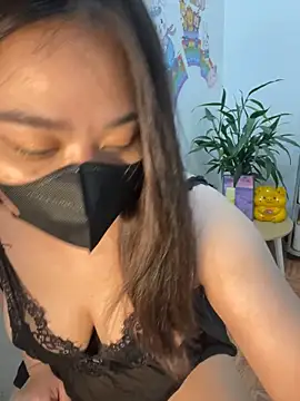 Snapshot of --Lyly-- chatting on March 11, 2025, 7:04 am --Lyly-- online show from March 11, 2025, 7:04 am