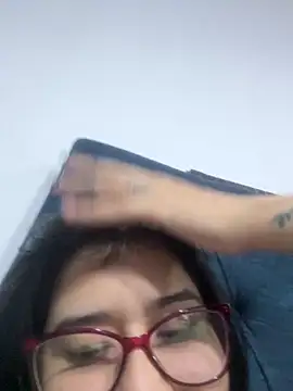 Snapshot of ZTahya chatting on December 4, 2025, 4:33 am ZTahya online show from December 4, 2025, 4:33 am