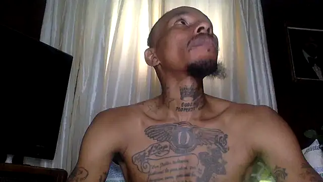 Snapshot of KingDerRico chatting on October 2, 2025, 9:22 pm KingDerRico online show from October 2, 2025, 9:22 pm