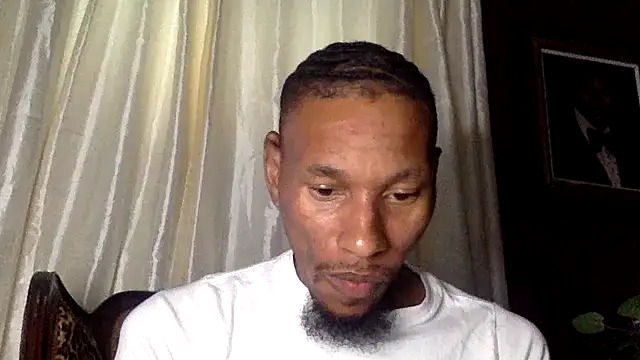 Snapshot of KingDerRico chatting on October 15, 2025, 10:10 pm KingDerRico online show from October 15, 2025, 10:10 pm