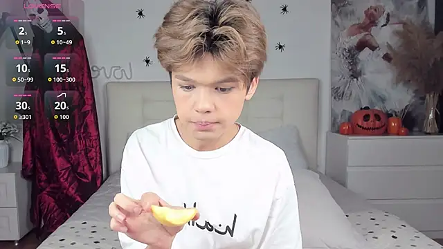 Felix Rey online show from October 30, 2025, 10:21 pm