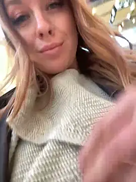 Snapshot of Sweet___Emily chatting on January 11, 2025, 5:18 pm Sweet   Emily online show from January 11, 2025, 5:18 pm