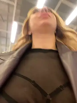 Snapshot of Sweet___Emily chatting on February 8, 2025, 2:27 pm Sweet   Emily online show from February 8, 2025, 2:27 pm