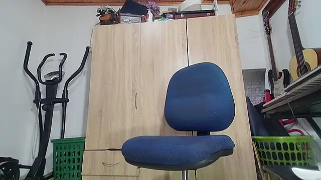 Snapshot of RustyGray chatting on November 13, 2025, 3:55 pm RustyGray online show from November 13, 2025, 3:55 pm