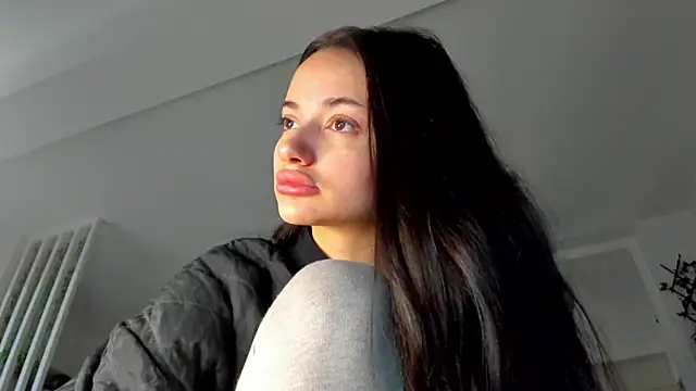 Snapshot of IreneVON chatting on January 3, 2025, 5:06 am IreneVON online show from January 3, 2025, 5:06 am