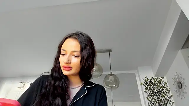 Snapshot of IreneVON chatting on March 20, 2025, 5:35 am IreneVON online show from March 20, 2025, 5:35 am