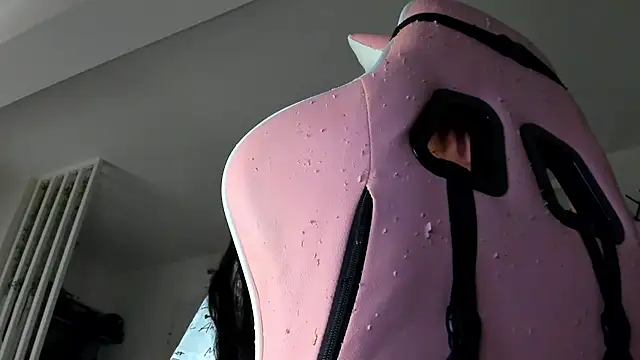 IreneVON online show from November 28, 2025, 5:32 am