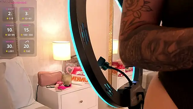 Emily robertss online show from October 4, 2025, 3:26 am