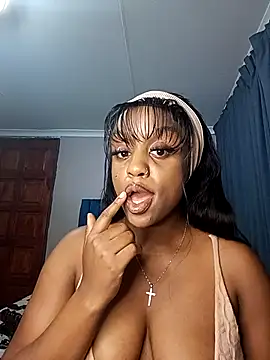 Queen-Chocolate online show from October 26, 2025, 2:28 am