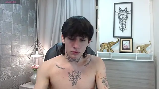 ianCute  online show from December 19, 2025, 10:06 pm