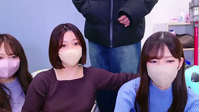 Snapshot of HaruruHappy chatting on December 9, 2024, 4:05 pm HaruruHappy online show from December 9, 2024, 4:05 pm