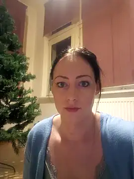 Snapshot of Jasmin-White chatting on December 13, 2024, 5:21 pm Jasmin-White online show from December 13, 2024, 5:21 pm