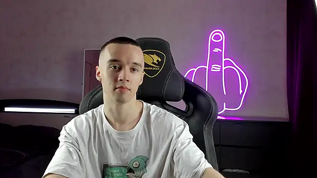 Snapshot of MasonWarholl chatting on December 14, 2024, 6:41 pm MasonWarholl online show from December 14, 2024, 6:41 pm