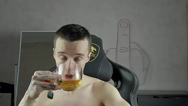 Snapshot of MasonWarholl chatting on January 6, 2025, 1:20 am MasonWarholl online show from January 6, 2025, 1:20 am