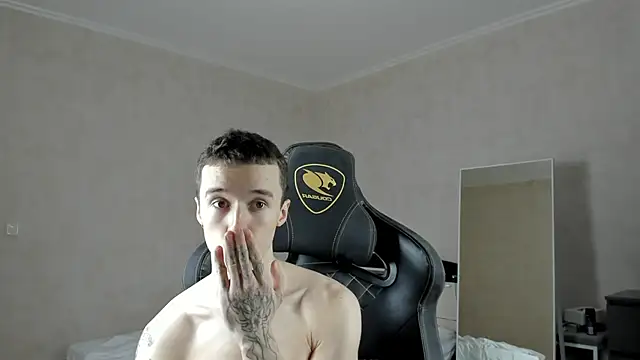 Snapshot of MasonWarholl chatting on January 28, 2025, 4:39 am MasonWarholl online show from January 28, 2025, 4:39 am