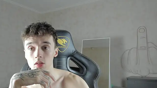 Snapshot of MasonWarholl chatting on October 15, 2025, 4:18 pm MasonWarholl online show from October 15, 2025, 4:18 pm