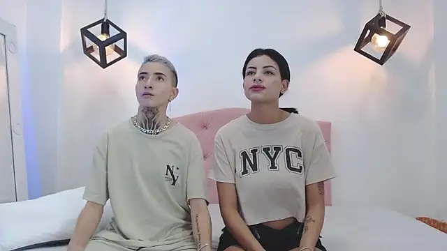 Snapshot of Tinny_and_Candy chatting on March 12, 2025, 1:30 pm Tinny and Candy online show from March 12, 2025, 1:30 pm