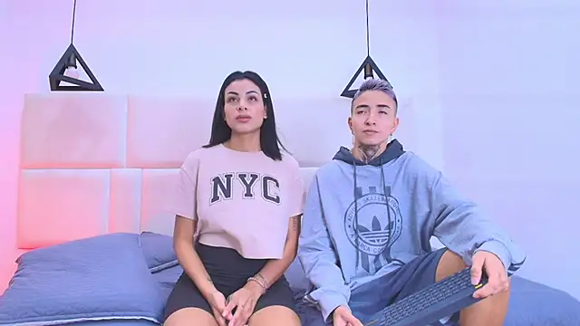 Snapshot of Tinny_and_Candy chatting on March 18, 2025, 1:20 pm Tinny and Candy online show from March 18, 2025, 1:20 pm