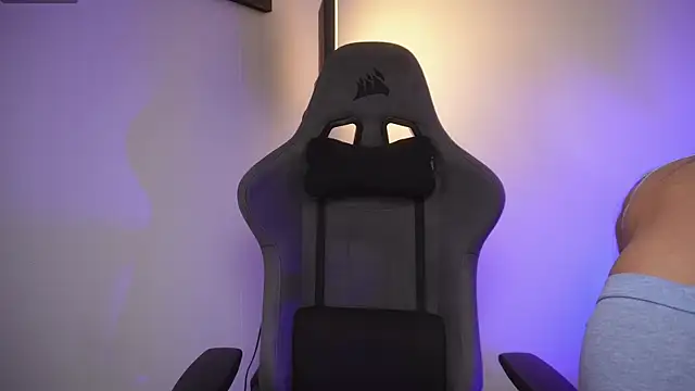 little-eli online show from October 25, 2025, 7:19 pm