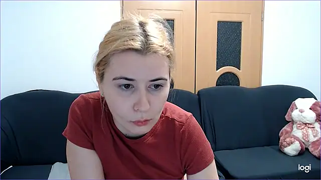 VioletaFlower7 online show from February 17, 2025, 8:26 pm