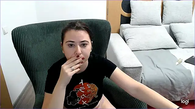 VioletaFlower7 online show from November 8, 2025, 7:52 am