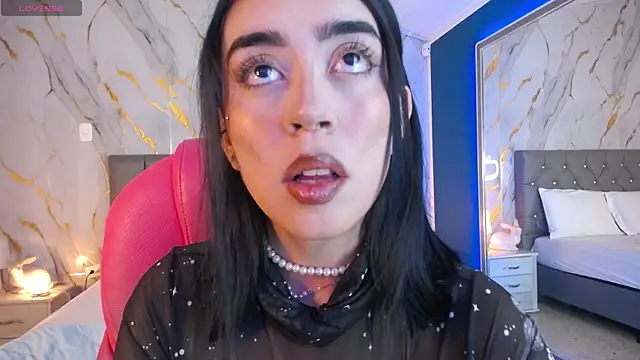 Julieta De Los Angeles online show from January 11, 2025, 3:55 am