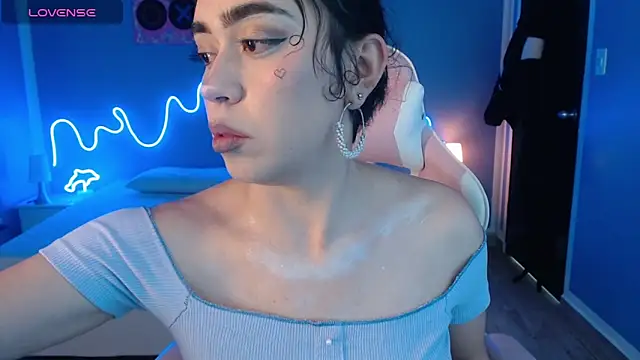 Julieta De Los Angeles online show from March 18, 2025, 3:53 am