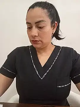 Snapshot of XGabrielaXX chatting on November 11, 2025, 11:21 am XGabrielaXX online show from November 11, 2025, 11:21 am